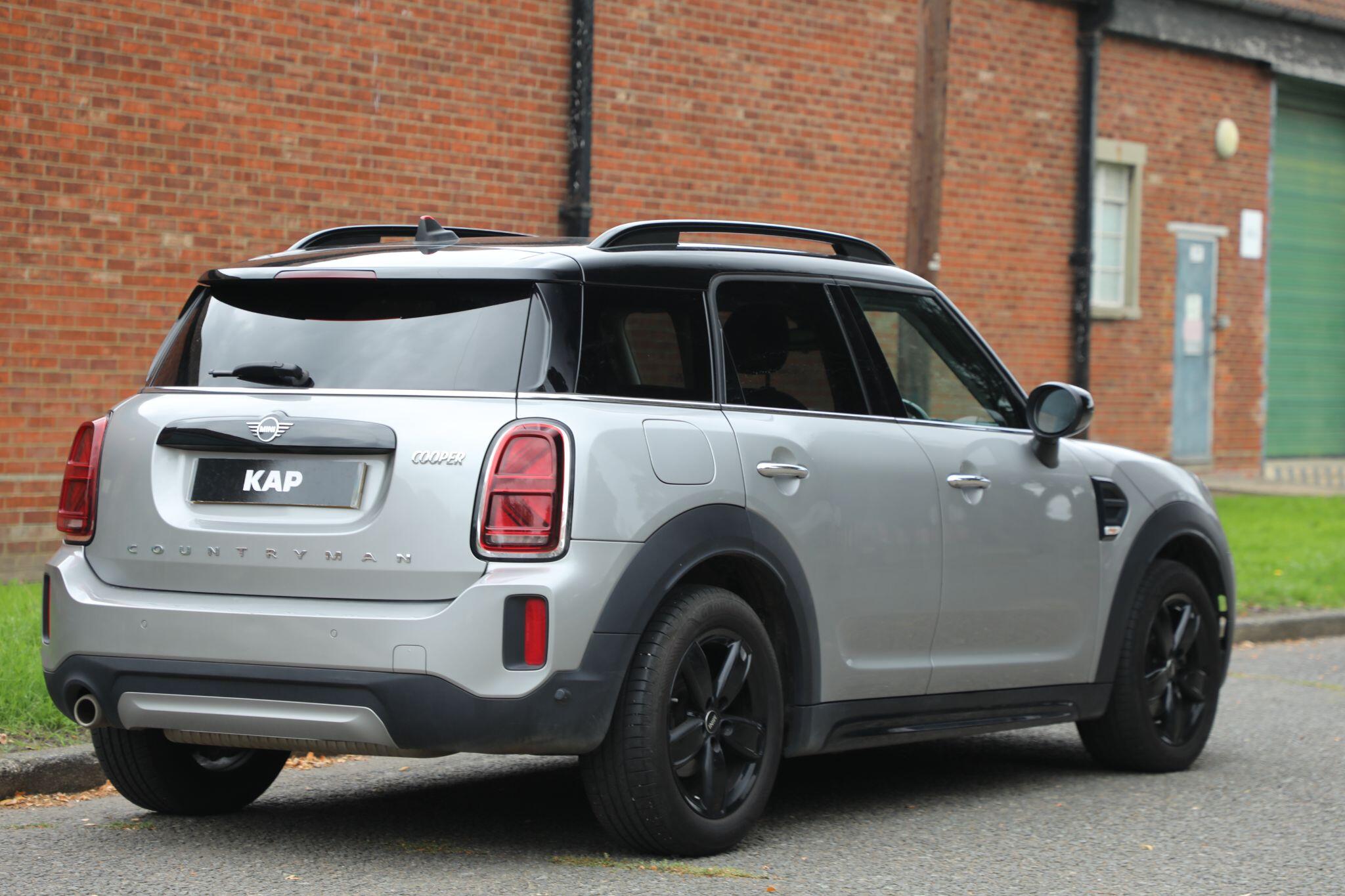 Large vehicle image